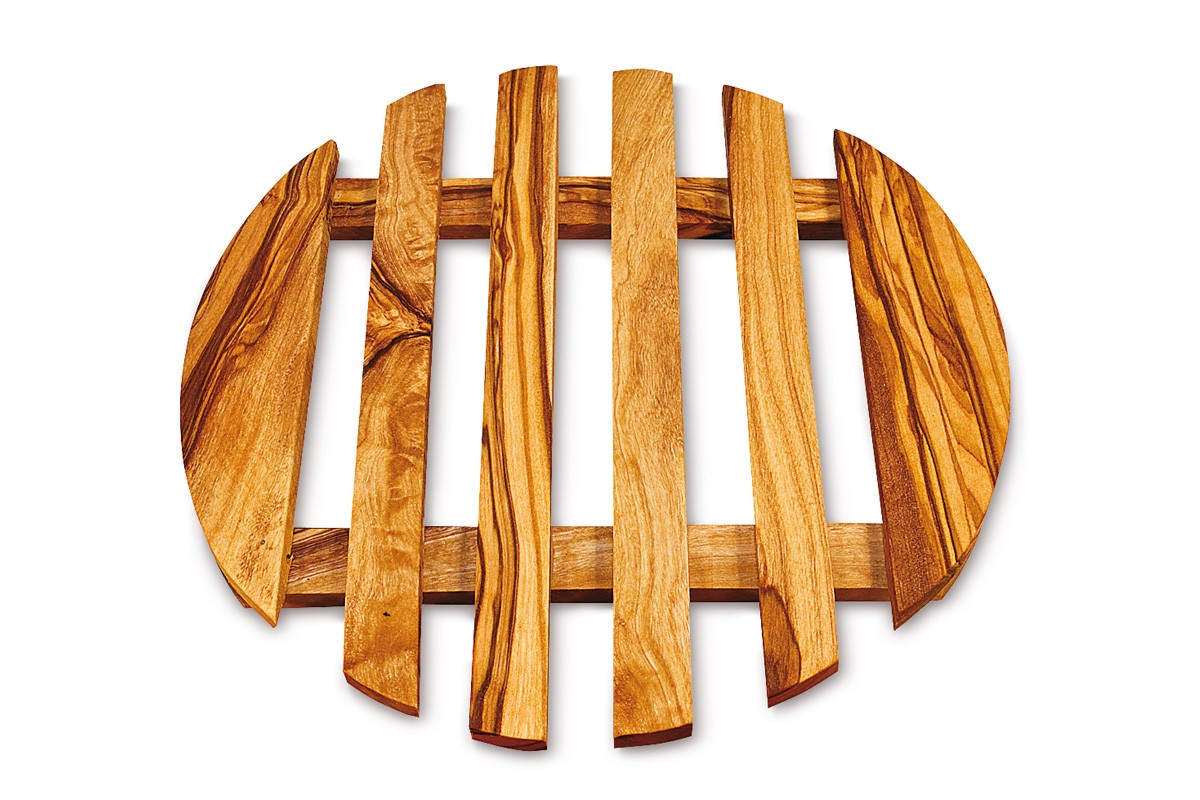 Round trivet with sticks 